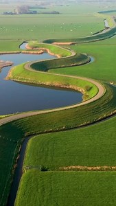 The varied natural landscape of The Netherlands never ceases to amaze us. A world of rivers and polders; it can all be found in our tiny little country. 🌿🌊👏 As the travel restrictions are being relaxed at the present moment, let us take your breath away with this amazing Reel, filmed by Manon. We are so happy to welcome you, once we are all ready to travel. 🌿🌾👏 🎥 visitingthedutchcountryside via Instagram | Visit Netherlands