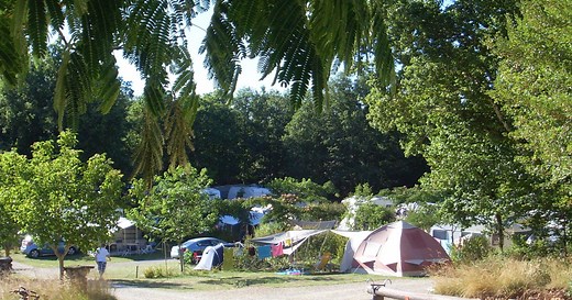 Kleine rustige camping met Nederlandse eigenaren | lamagaudie-com