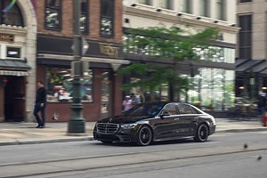 2023 Mercedes-Benz S580e PHEV Upstages the EQS EV