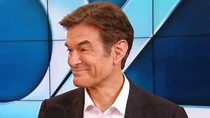From live studio audiences to postpone filming dates, we breakdown the effect of COVID-19 and how you can stay safe with Dr. Oz. https://et.tv/3aP3UV9 | Entertainment Tonight