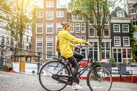 From omafiets, to mamafiets, and bakfiets — Dutch bikes, explained