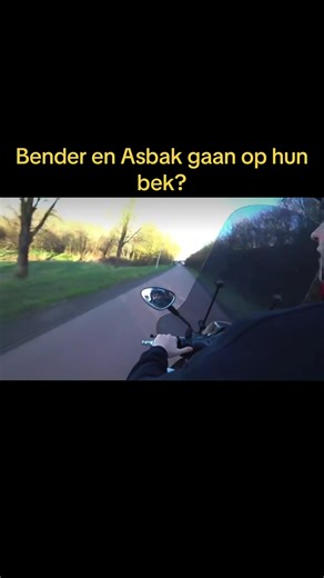 @BENDERBIJ || bender en asbak gaan op hun bek? || #bender #twitch #benderbij #fyy #viraal @Julius @benderbijlive
