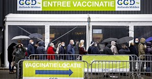 Huidige maatregelen in Nederland verlengd tot 14 januari: alle volwassenen krijgen uiterlijk in januari booster aangeboden