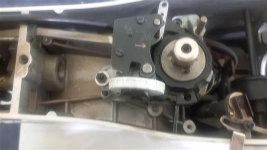 Hierdie is die tipe werk wat jy moet doen as jy 'n werkswinkel het. Dis regtig nie net olie drup en spanning stel soos mense dink nie. | Kobus Van Eden Masjien-tegnikus