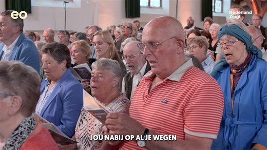 Wat hebben we vandaag schitterend mogen zingen in Katwijk aan Zee ❤ Bedankt allemaal en 𝘨𝘢 𝘮𝘦𝘵 𝘎𝘰𝘥 𝘦𝘯 𝘏𝘪𝘫 𝘻𝘢𝘭 𝘮𝘦𝘵 𝘫𝘦 𝘻𝘪𝘫𝘯! 🎶 | Nederland Zingt (EO)