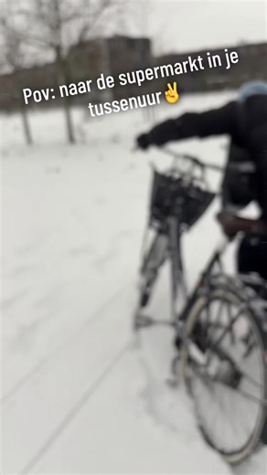 Meid was aan t strijden😭 @isabel #fürdich #nederland #ijs #tussenuur #viral