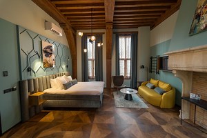 Ontdek de charme van Zeeland! 🌟 3 unieke boutique hotels in Vlissingen, Middelburg en Goes, waar je kunt genieten van een sfeervol verblijf. 🚢🏰 Nieuwsgierig? Ontdek meer accommodaties in Zeeland via ➡️ bit.ly/zoekenboek1 | Zeeland Visit