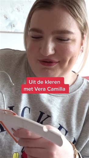 Uit de kleren met Vera Camilla