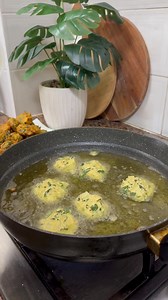 Bhajiya with lal cha — perfect comfort for this rainy Sydney weather ☔☕❤️ | Benita Hans Narayan