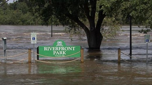 Residents of Beaumont, Texas, still without drinking water