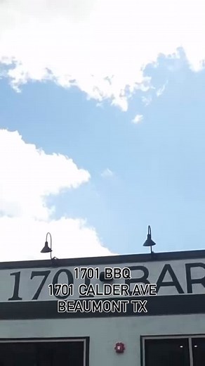 Follow me to @1701barbecue in Beaumont Texas for some top 50 Texas monthly bbq | Beaumont Foodie