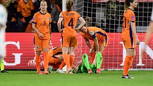 Oranje klopt Oostenrijk, Jonker: 'Voetbal moet beter' • Duitsland wint in Schotland