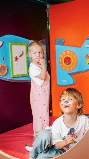 Ons ‘Theatercafé is een heel kinderparadijs. Weet je niet wat doen op vrijdagnamiddag? Kom langs, laat ze spelen in ons kindercafé terwijll jij geniet van een heerlijke koffie (lees wijntje). 🤪 #hotspothasselt #cultuurhasselt #uitetenhasselt #theatercafe | 'Theatercafe Hasselt