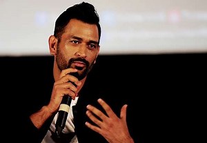 MS Dhoni files contempt charge against mobile company; alleges misuse of name