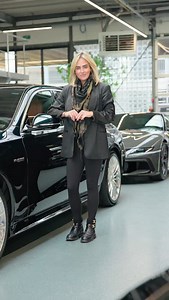 The Mercedes-Benz S 63, where exclusivity meets absolute comfort. Finished in Smaragd Green, this deep metallic shade shifts beautifully in the light and pairs perfectly with the Sienne Brown interior. A combination you don’t see every day… and one that feels even better than it looks. Inside, it’s pure indulgence. Every detail refined, every option ticked, a truly complete S63, built for those who want nothing less than the best. Luxury, presence, perfection. #ThijsTimmermans #MercedesAMG #S63 