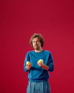 Fare il giocoliere o la verticale: per quale futile talento hai più tempo adesso? | PostFinance