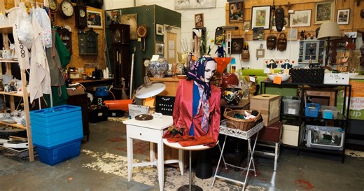 Voedselbank in Amsterdam-Oost dreigt dakloos te raken: ‘Een maand geleden hoorden we dat het pand wordt gesloopt’