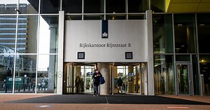 Buitenlandse Zaken vreest sluiting 34 ambassades als kabinet plannen doorzet