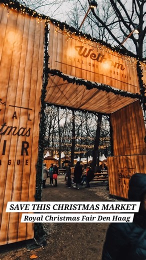 The Royal Christmas Fair is one of the biggest markets in the Netherlands. If you’re looking for a festive Christmas market in the Netherlands with international vibes, elegant streets and winter magic — Den Haag Christmas Market needs to be on your list. 📍Where exactly: Historic city centre (Lange Voorhout area) Free entry, easy to reach by train or tram — perfect for a winter city trip. 🎁 What to expect: -Traditional Christmas market stalls -Handmade gifts, winter decorations & artisan produ