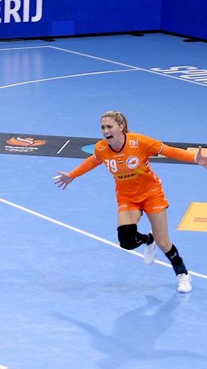 𝑪𝒐𝒎𝒆 𝒇𝒍𝒚 𝒘𝒊𝒕𝒉 𝒖𝒔 ✈️😮‍💨 | Het Nederlands Dames Handbalteam
