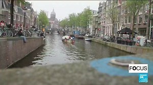 🇳🇱 The end of an era in #Amsterdam? Since the 25th of May, it has become forbidden to smoke weed on the streets of the famous red light district. The sale of #alcohol has also been restricted and the mayor hopes to move sex workers to the edge of the city. Today's #FOCUS shows how the municipality shakes up the image of the city ⤵️ | FRANCE 24 English