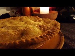 17th century pasty dough and stewed apple pie.