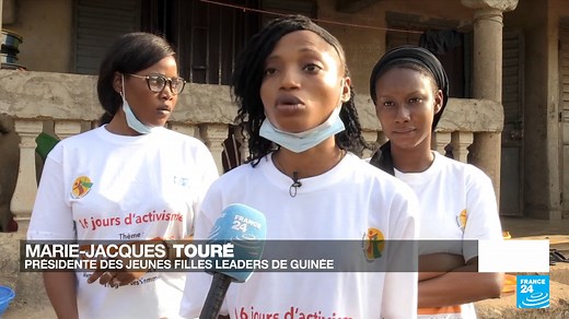 🇬🇳 Interdite officiellement depuis 20 ans, l'#excision des filles est quasiment systématique en #Guinée. De jeunes #féministes tentent de convaincre les familles de renoncer à cette pratique. " Y'a certaines familles qui ne nous acceptent pas du tout. Ils ne veulent rien entendre de l'excision. Surtout ceux qui sont religieux. Y'en a même qui nous chassent quand on commence à leur parler d'excision" Marie- Jacques Touré, présidente des jeunes filles leaders de Guinée à Coyah La sensibilisation
