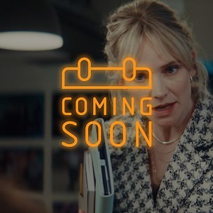 Er komt een nieuwe Nederlandse komedie aan, met o.a. Elise Schaap en Bracha van Doesburgh. 🤩 Je ziet De Z van Zus vanaf 7 november bij Vue! 🍿 | Vue Cinemas NL