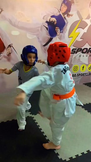 GO Sport – نُكوّن أبطال الغد! 🥇 هل تبحث عن نشاط يُنمّي قوة طفلك، انضباطه، وثقته بنفسه؟ انضم إلينا في قاعة GO Sport Club للأطفال لتعلم فن التايكواندو على يد مدرب محترف 🇰🇷 👦👧 تدريب آمن وممتع للأطفال من جميع الأعمار 💪 تطوير اللياقة البدنية والتركيز والانضباط 🏆 المشاركة في بطولات وأنشطة رياضية مميزة 🎯 أماكن محدودة – سجّل لطفلك اليوم وابدأ رحلة التميز والبطولة! | Go.Sport club