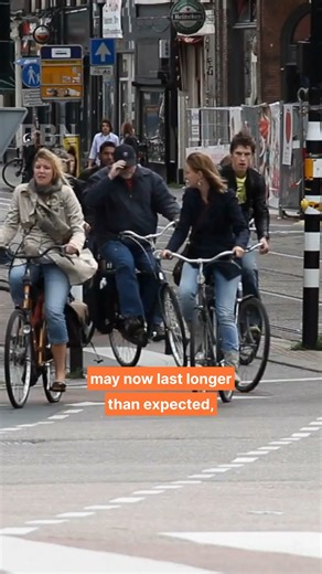 The Dutch government updates its emergency guidelines: residents should now be prepared to manage power outages, water shortages and internet failure for up to 72 hours. The extended “Think Ahead” campaign highlights rising risks and urges households to build a 72-hour emergency kit, create a clear plan and discuss readiness with those around them. Citizens are also invited to complete the new preparedness survey to help authorities assess regional resilience. #netherlands #poweroutages #holland