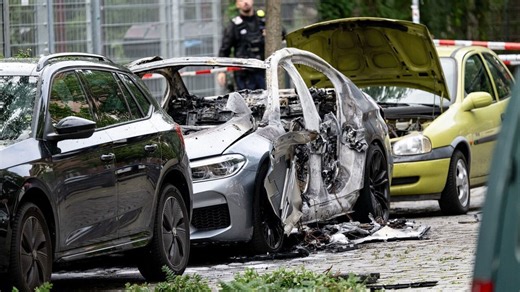 Auto explodiert in Berlin-Schöneberg: 22-Jähriger schwer verletzt