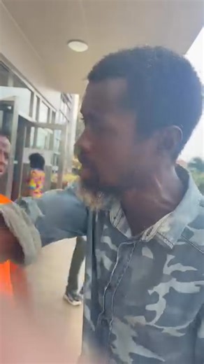 Hmmmmm 😳😳 How Dis una Music Industry man den wicked so 🙄🙄 how on Earth una go go collect $50,000 dollars for fet against Kush, den una go lunch the Program una nor get mind gie opportunity to even one kush victim for talk nether for mak people den even ask questions 😳😳🙄 How una wan fet Dis Kush? Na for Udat den una do the launching? Na for Udat den sake make una go collect Di $50,000? | BORN 2 BLOG