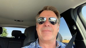 Guten Morgen 😃 11 Uhr Media Markt in der @elbgalerie.riesa 14 Uhr Media Markt im @chemnitz.center 16.30 Uhr Media Markt im A4 Center in Meerane Und natürlich hab ich mein neues Album ‘ Ich feier die Zeit, und die neue DVD ‘Mein Leben, meine Lieder’ für Euch dabei. Ich freue mich auf Dich 🎉😍 #schlager #music #newalbum #party #sommer #happy #instagood #ichfeierdiezeit #weildumichliebst @schlagerfueralle | Patrick Lindner