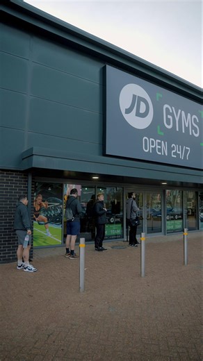 JD Gyms Reading is here! 💪 Be part of the best 24-hour gym in town! Located on Reading Link Retail Park, Rose Kiln Ln, RG2 0SN 📍 Huge gym, set over two floors, filled with industry-leading equipment to suit a wide range of members. Cardio, free-weights, plate-loaded machines from Hammer Strength, lifting platforms, sled track and much more!🏋️ We even have a dedicated glute area! Access to our separate male and female saunas 🔥 is included in your membership. Join today and get your 1st month 