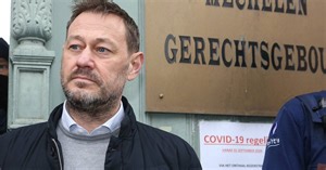 Bart De Pauw en merendeel  vrouwen komen vandaag naar proces