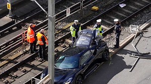 Unter Drogen? Maserati-Fahrer verursacht 100.000 Euro Schaden in Stuttgart