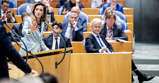 Nieuwste peiling Maurice de Hond: PVV blijft de grootste, VVD wint paar zetels terug