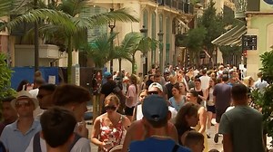 “Tip 1: gebruik je gezond verstand”: Buitenlandse Zaken geeft reisadvies. 👇 | VRT NWS