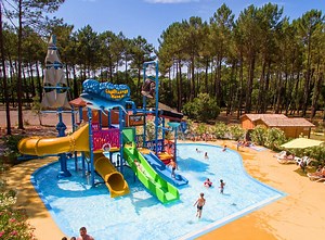 #LIKE en #ontdek deze video van camping Landisland! Heb jij ook zo'n zin om het waterpark te testen? #plezier #zon ☀ #zwembad #glijbanen #familie Meer informatie: https://lc.cx/4HUp | Campings Capfun NL