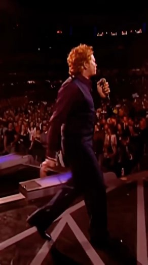 What's your favourite song from Home? #SimplyRed #LiveMusic