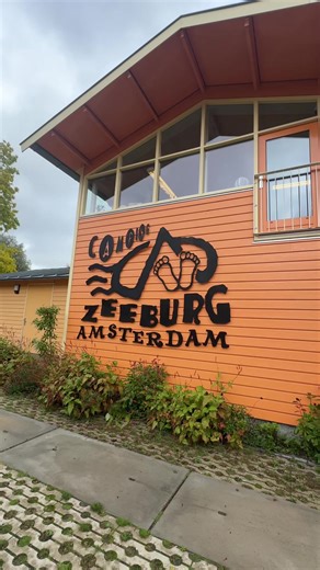 El hospedaje más barato en amsterdam, a mi me pareció súper completo #amsterdam #hospedaje #camping