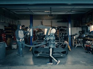 Vader en zoon bouwen Aventador na, krijgen een echte