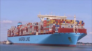 Maersk Line's 20,568 TEU Madrid Maersk sails into the deep water port of Felixstowe. It's the UK's biggest and busiest container port, handling 3,000 ships and 4 million TEUs of trade a year. (Video: D Cable) | Maersk