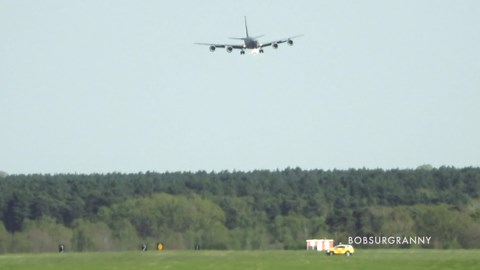 KC-135 Touch and Go Circuits Like You’ve Never Seen