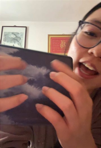 kindle asmr!! I also love the sounds on my glasses at the end omg #lowqualityasmr #asmr #asmrsounds #asmrvideo #fyp #asmrtiktoks #asmrtingles #tappingasmr #asmrscratching #foryou #explorepage #randomasmr #foryoupage #scratchingasmr #xyzbca