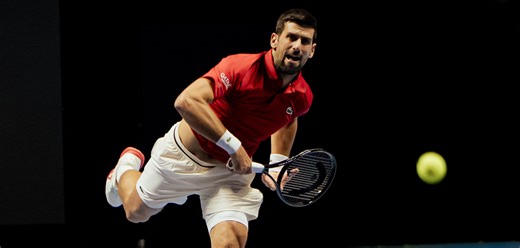 [Video] Djokovic ontsnapt aan diskwalificatie na bijna raken ballenmeisje op Australian Open