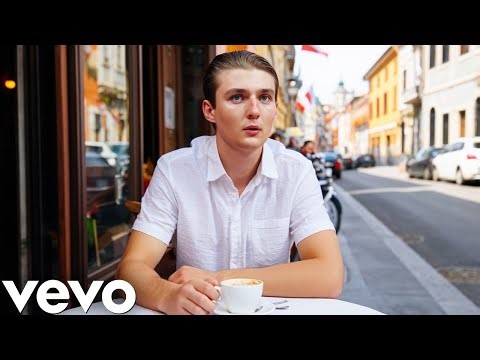 Barron Trump Singing - Happy Life | AI Cover |