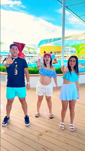 Nosotros en los momentos más tranquilos de nuestras vacaciones 😂🎉 ‪@LARACAMPOS‬