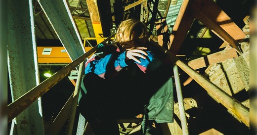 Eveニューアルバム「Under Blue」のクロスフェード映像公開、“Eveの日”ライブ開催決定（動画あり）