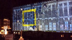 Wow 󾌵󾮗!!! Wer hat's miterlebt?! Grandioser Auftakt zu "Aachen leuchtet!" Rappelvoller Markt! Ab heute jeden Abend bis einschließlich Sonntag um 22 und 22.30 Uhr! www.aachenseptemberspecial.de | Stadt Aachen